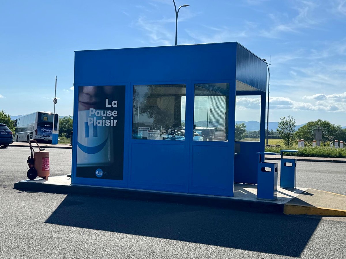 Kiosque de station-service neuf