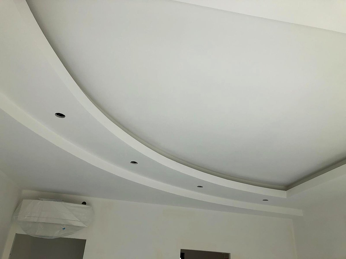 Plafond décoratif en staff — détail